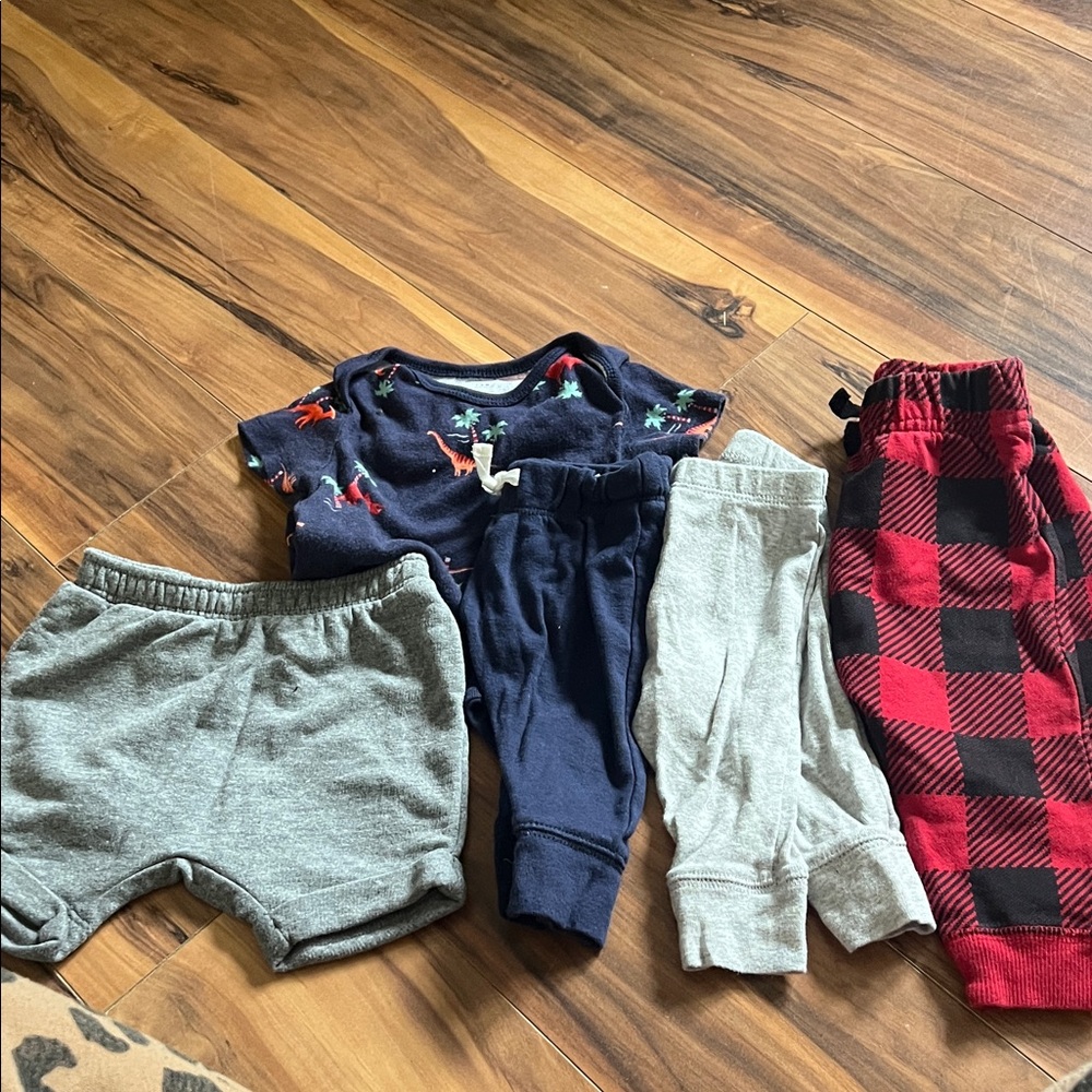 Baby Clothing Set with Dinosaur and Plaid Designs